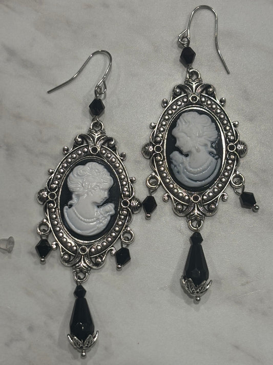 Vintage Gothic Queen Earrings
